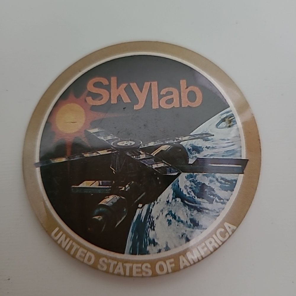Skylab Collectible Button - Picture 3 of 3